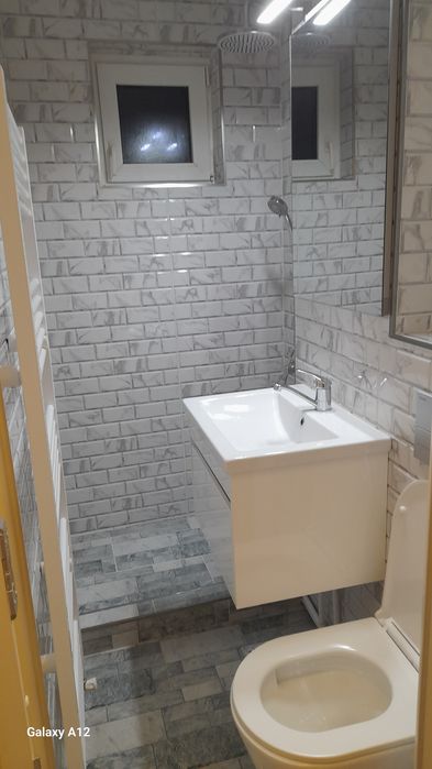 Vand apartament 2 camere central,etaj 2 ,complet  renovat!