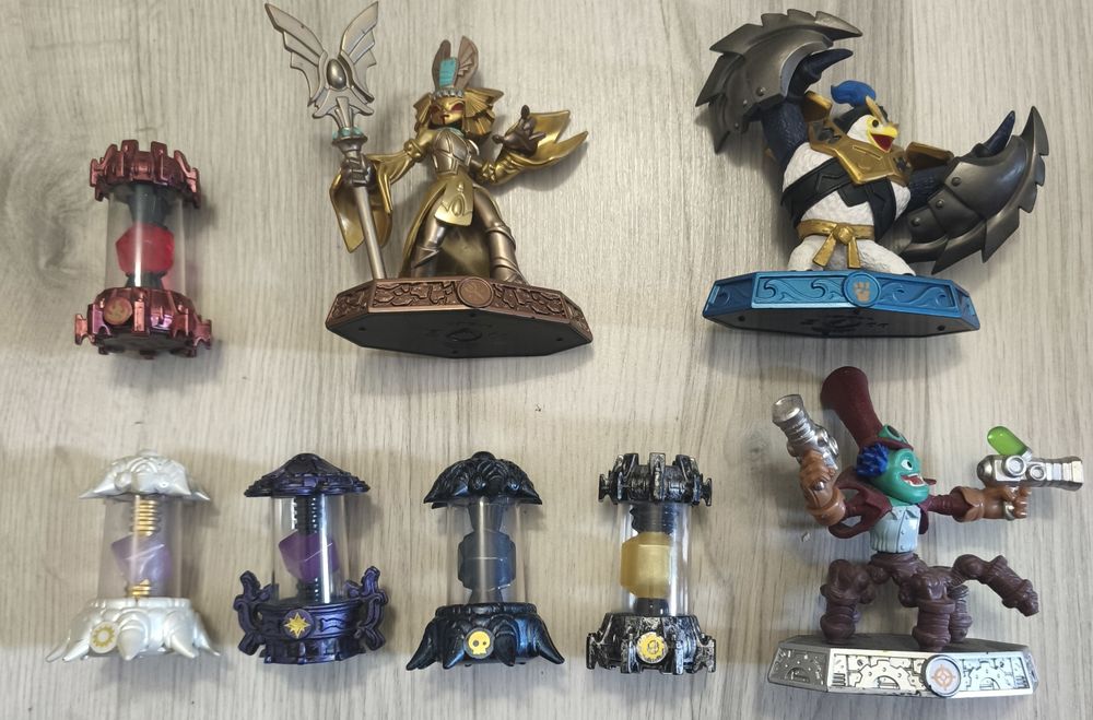 Skylanders la bucata,lot sau schimb, 141 figurine, portale, jocuri