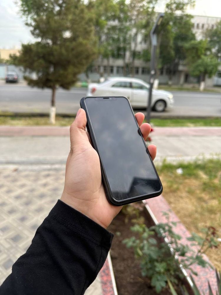 iPhone XR черный