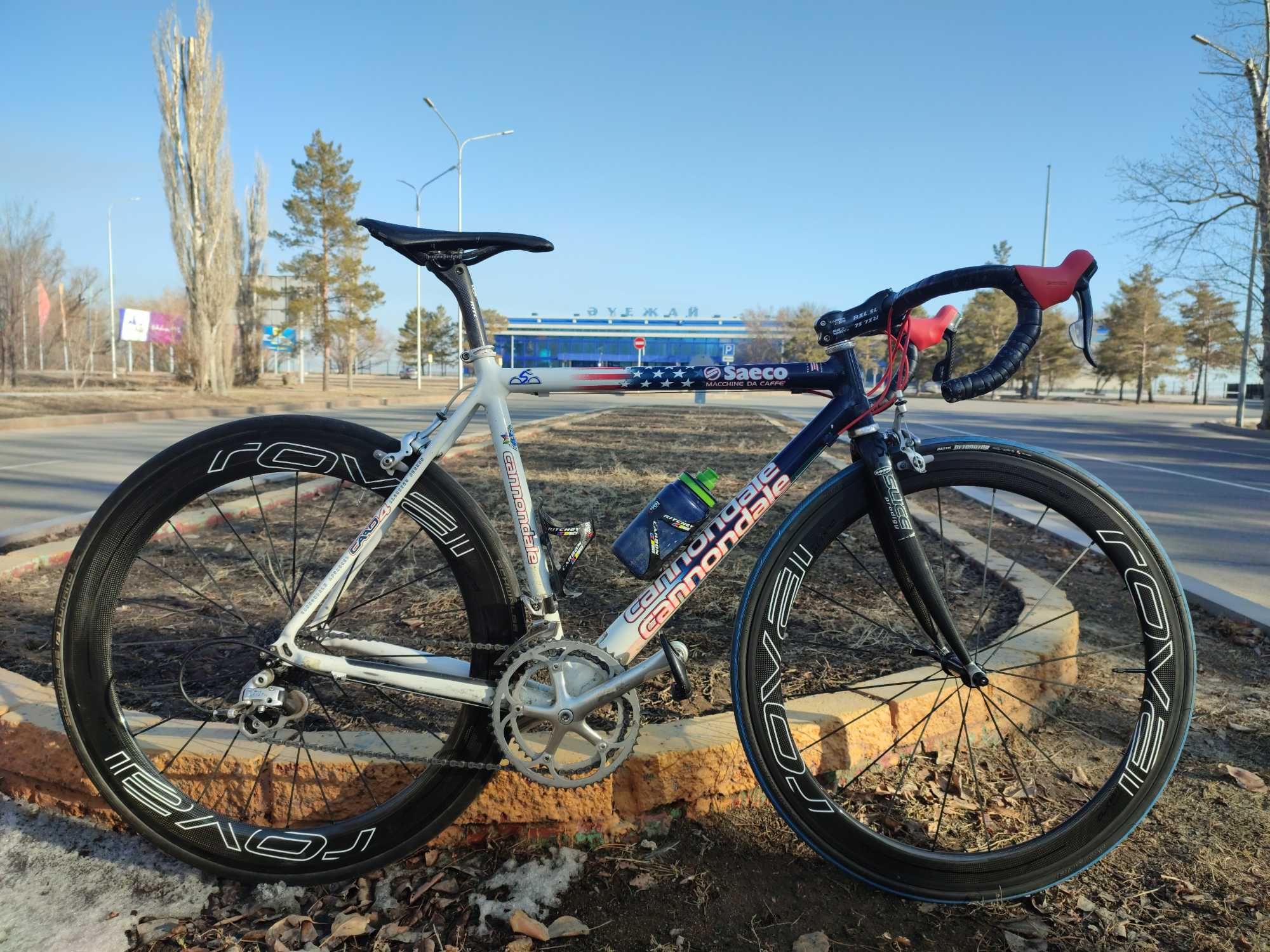 Шоссейный велосипед Cannondale CAAD 4