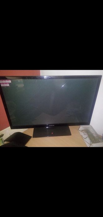 TV Samsung 107cm doar carcasa + ecranul fara componente bun de macheta