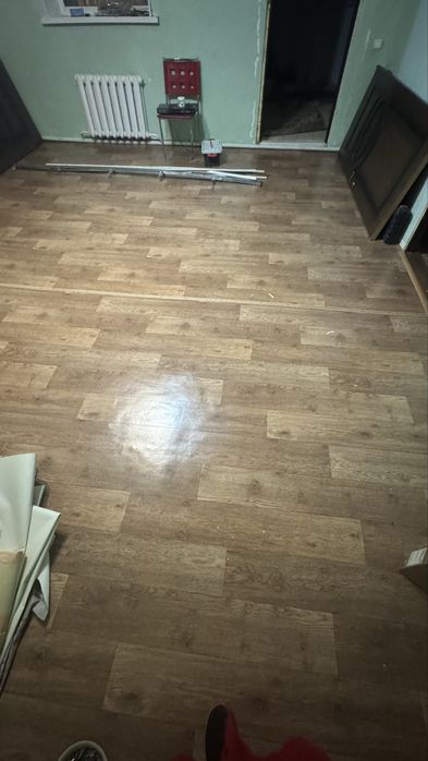 Продам линолиум в очень хорошем состоянии