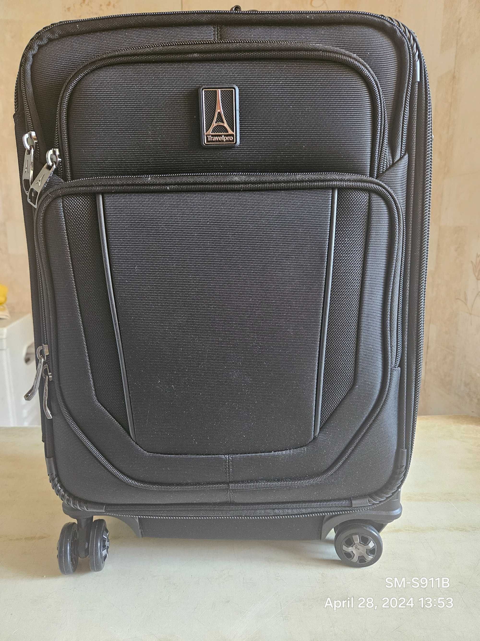 Чемодан Travelpro Crew Versapack Global Carry On Expandable Spinner