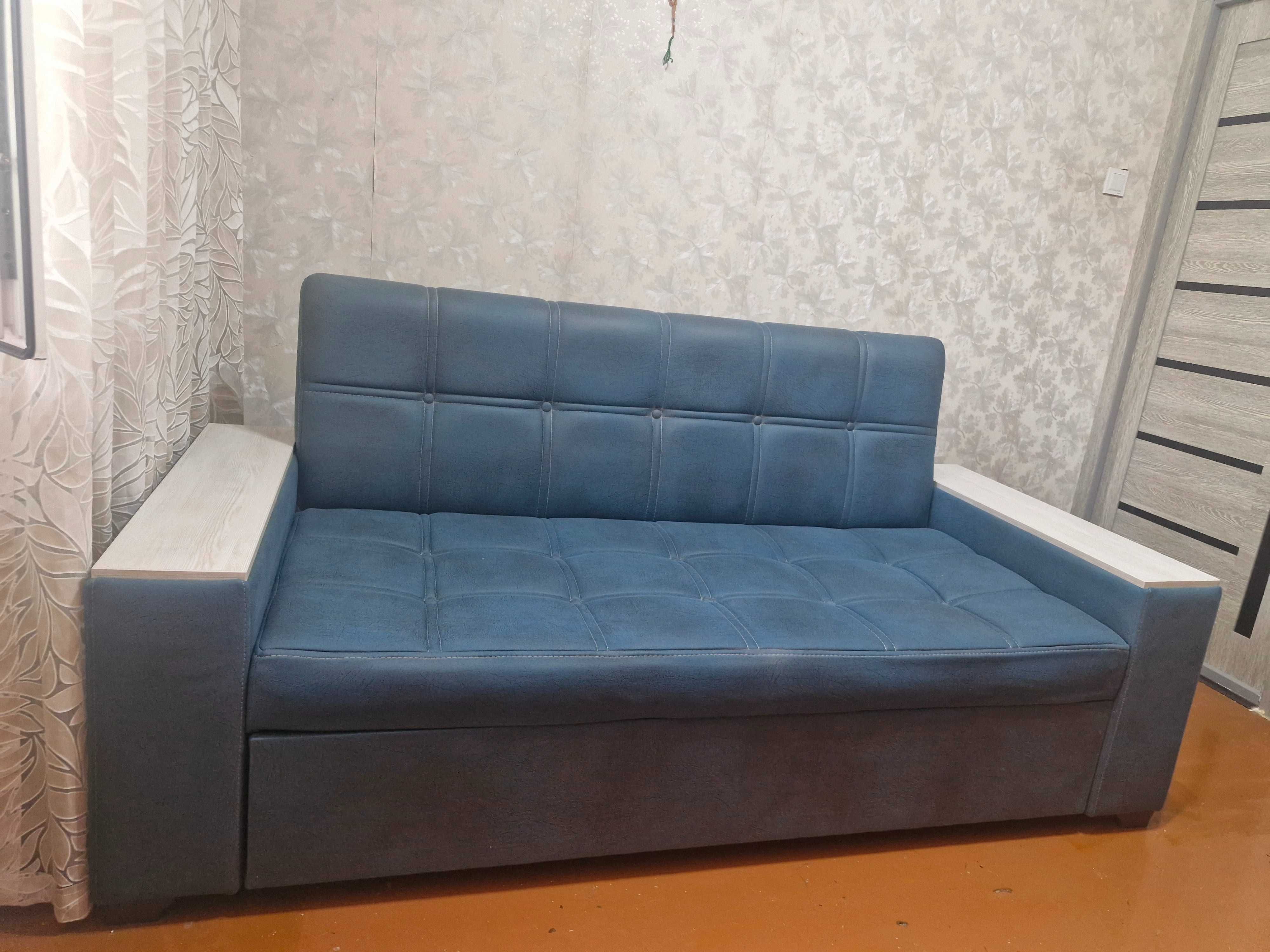 Продается диван/Диван сотилад