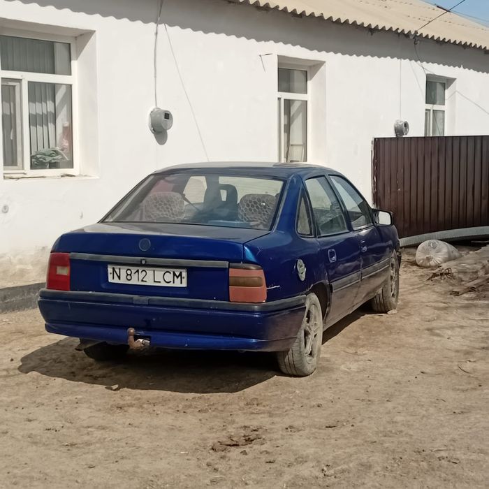 Машина 1995 .1.8