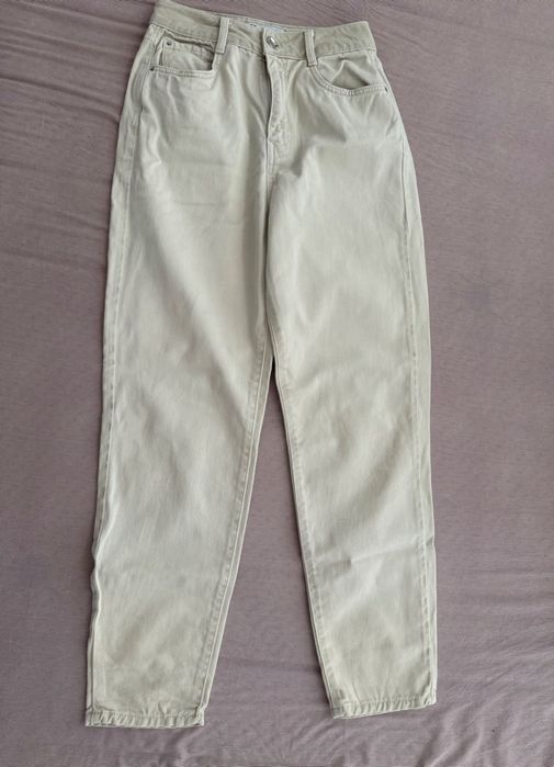 Различни модели дънки Zara
