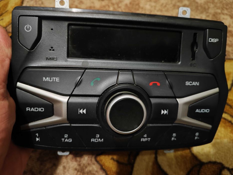 Продаю штатную магнитолу Веста