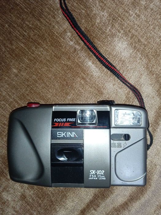 Пленочные фотоаппараты в рабочем состоянии и Polaroid 636 Close Up
