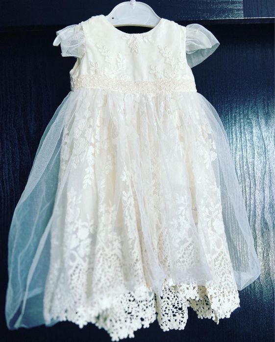 Rochita botez dantelata