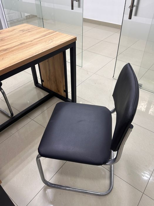 Ofis stuli - holati yangi