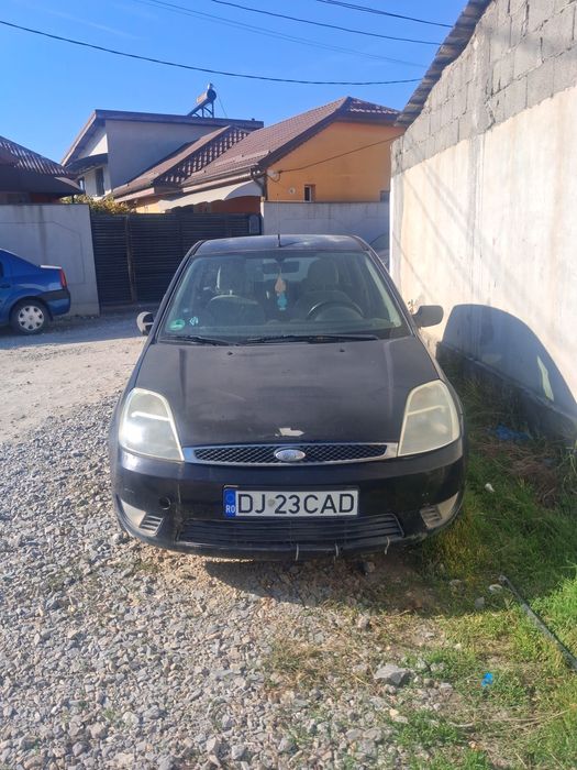 Vând Ford Fiestă