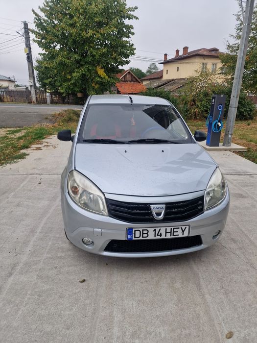 Vand Dacia Sandero 1.4 benzina / 6500 ron  pret Fix