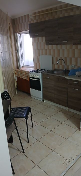 Închiriez garsoniera