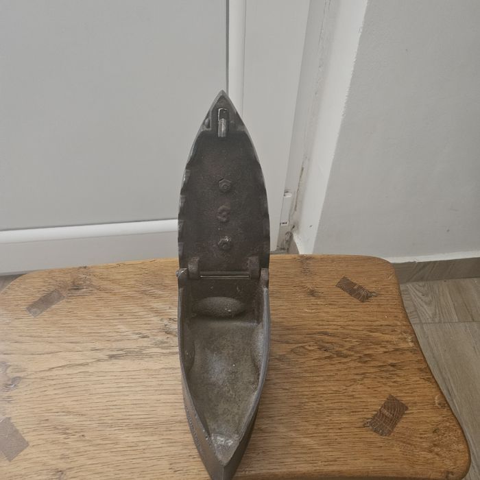 3 fiare de călcat vintage