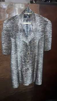 Продается костюм (юбка и пиджак) размер 50