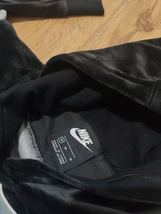 Hanorac damă catifea Nike cropped mărimea M