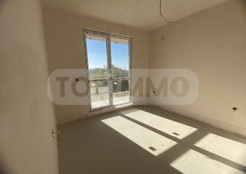 Продава се Двустаен апартамент в Варна, Младост 1 - 57 кв.м за 1667 €/кв.м - Снимка #2