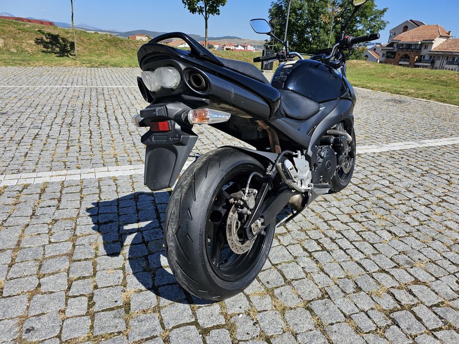 Suzuki GSR 600 Black