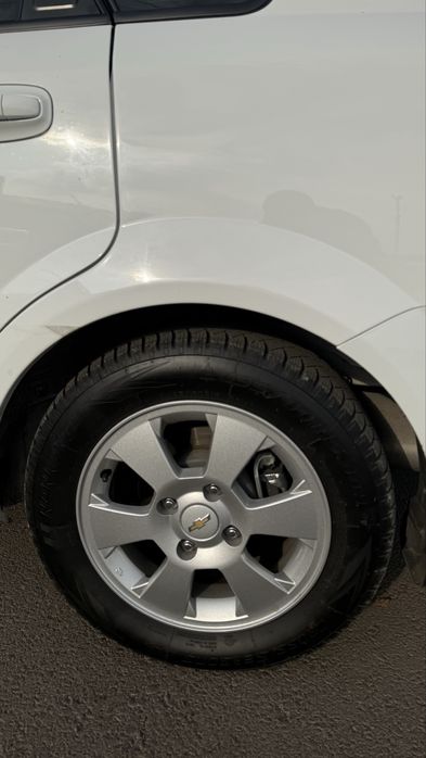 Gentra 2021 yil kraska top toza rangi oq ideal moshina