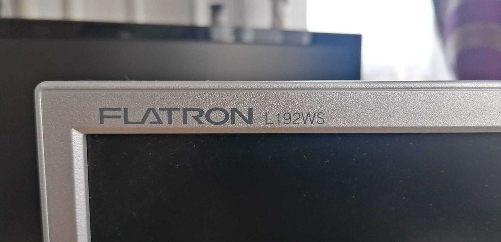 Monitor LG L192WS-SN