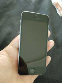 Vând iPhone 5 + încărcător