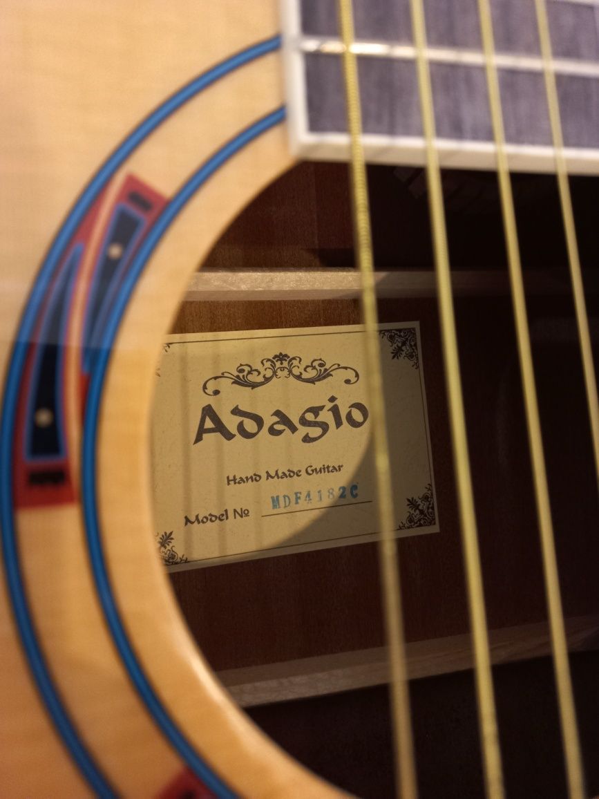 Акустическая гитара Adagio