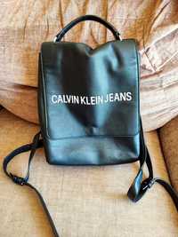 Calvin Klein голяма раница оригинална е.