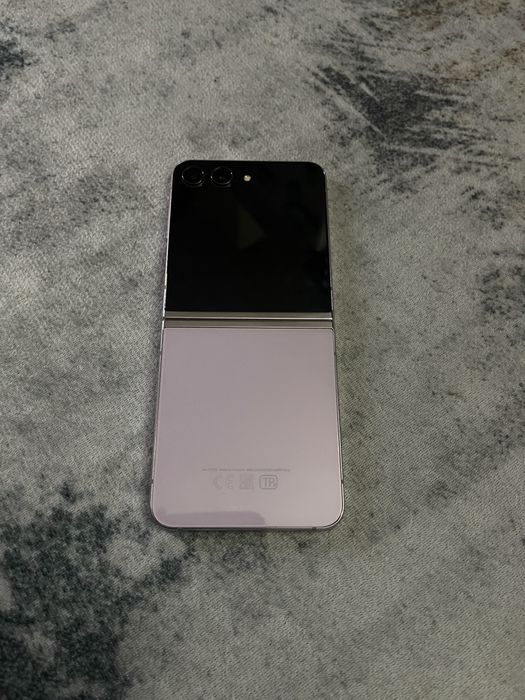 Samsung Galaxy ZFlip 5 256 Gb