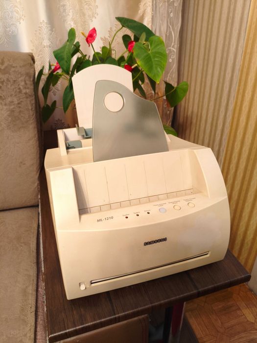 Рабочий лазерный принтер Samsung ML-1210
