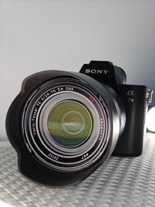 Sony FE 24-70mm f/4 OSS Vario-Tessar T * ZA