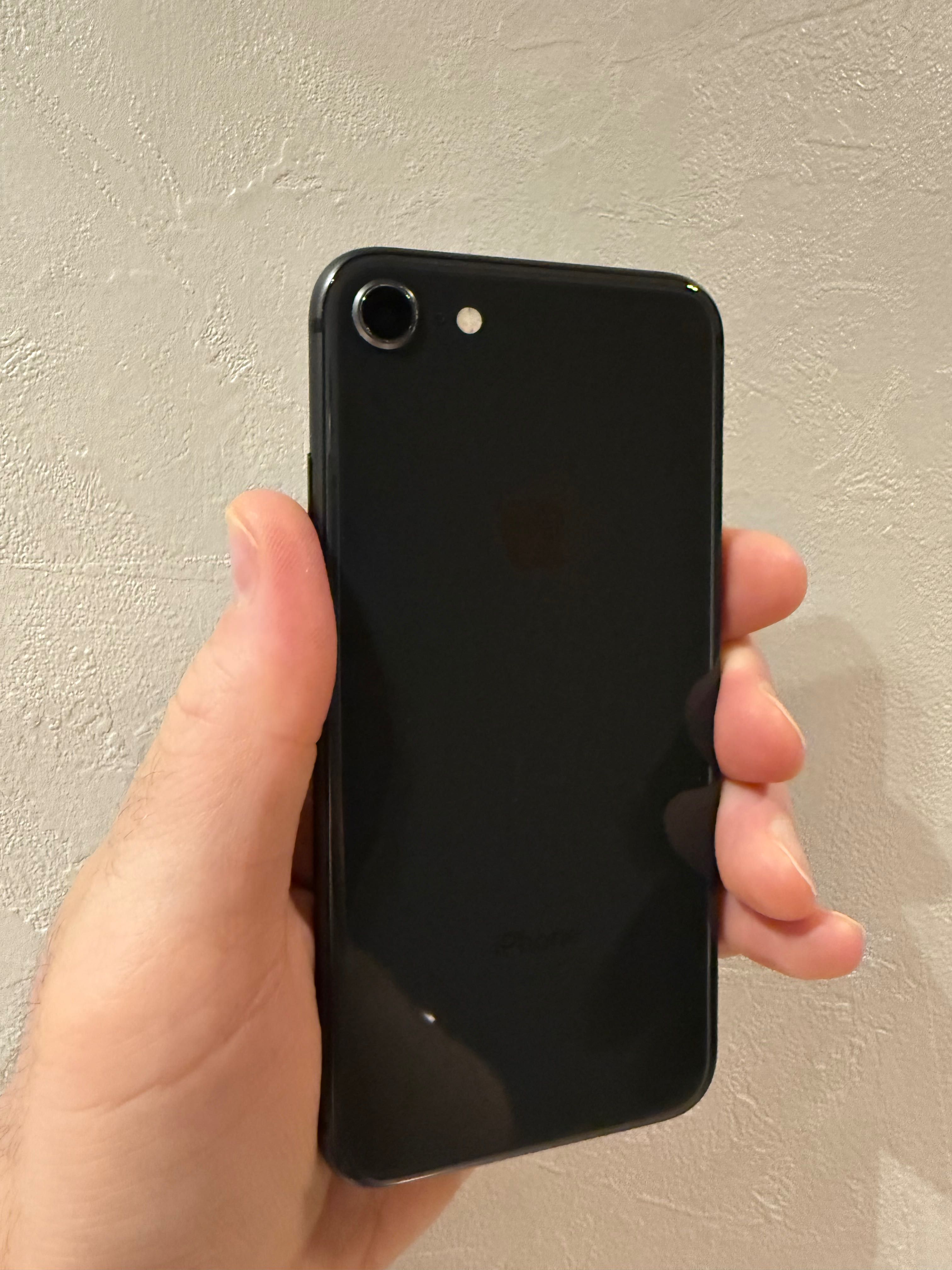 Продавам iPhone 8 64 GB