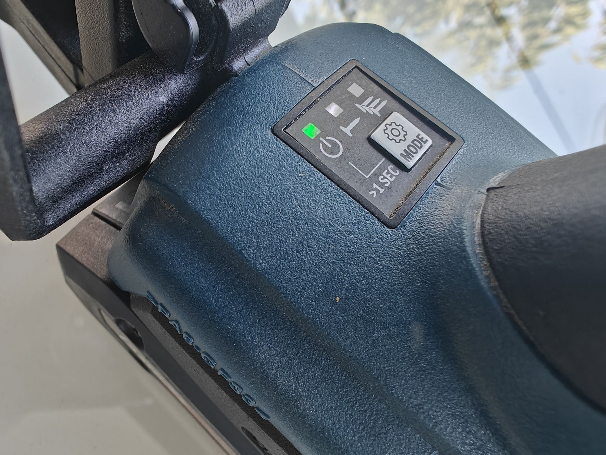 Bosch GNH 18V-64 M Pistol de batut cuie cu  acumulator si incarcator