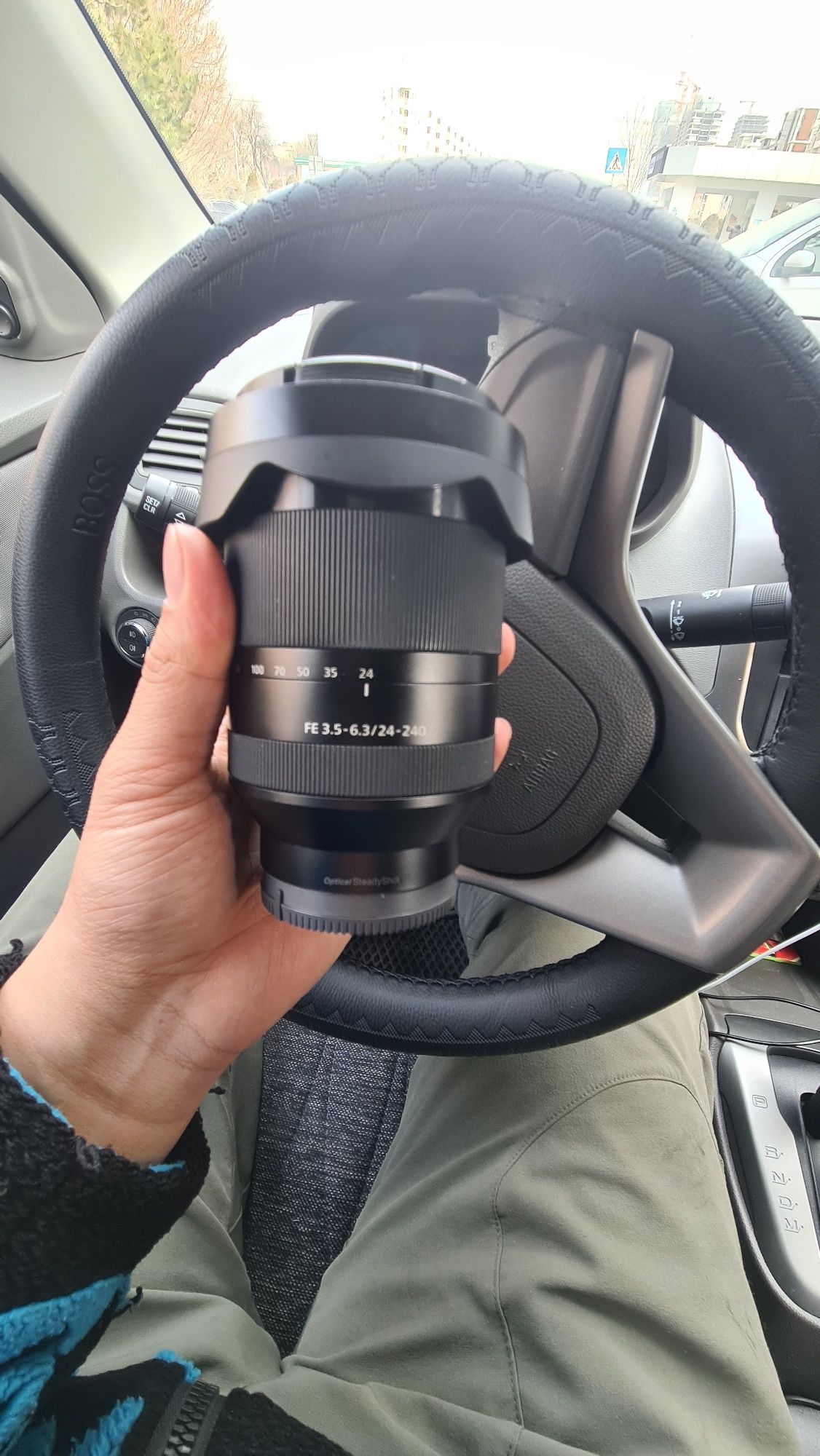 Sony obyektiv FE 24-240mm