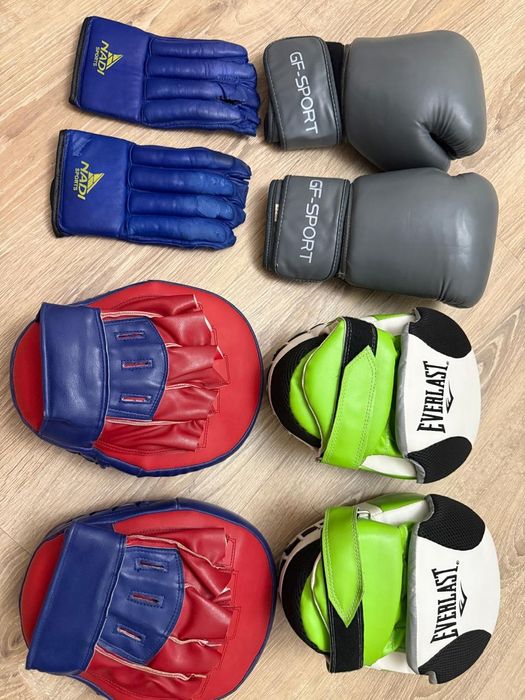 Боксёрские перчатки