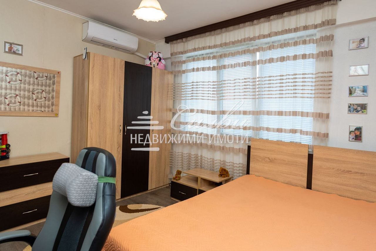 Продава се Тристаен апартамент в Велики Преслав - 78 кв.м за 0 €/кв.м - Снимка #2