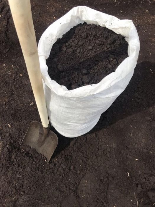 Чернозем в мешках.