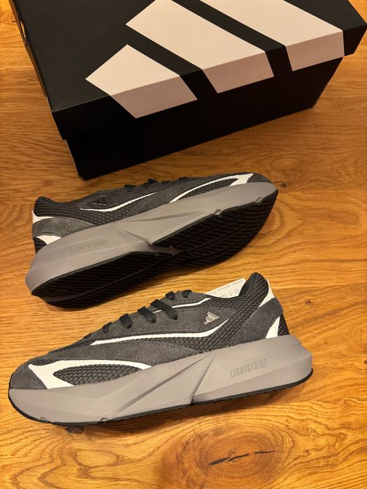 Adidas нови,оригинални дамски маратонки 38 38.5