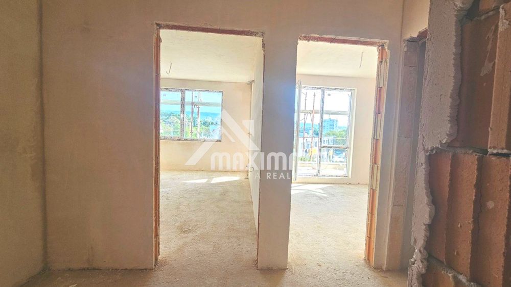 Продава се Двустаен апартамент в Варна, Младост 1 - 60 кв.м за 1584 €/кв.м - Снимка #4