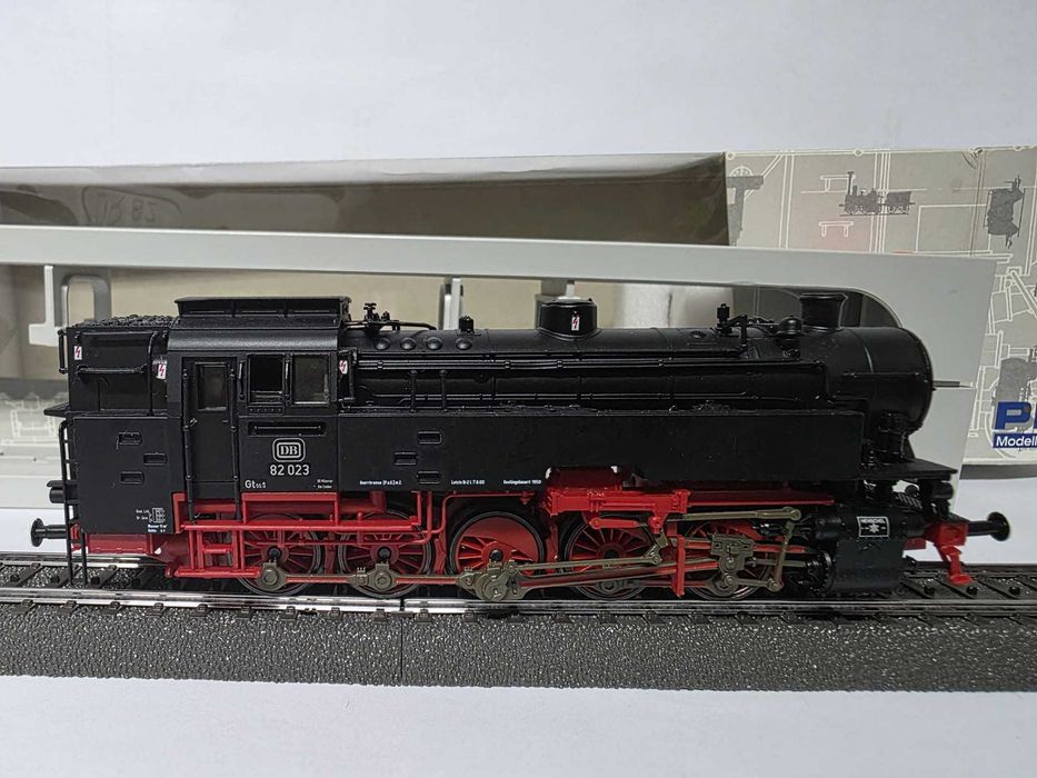 locomotiva germana cu aburi BR 82 - Piko DC