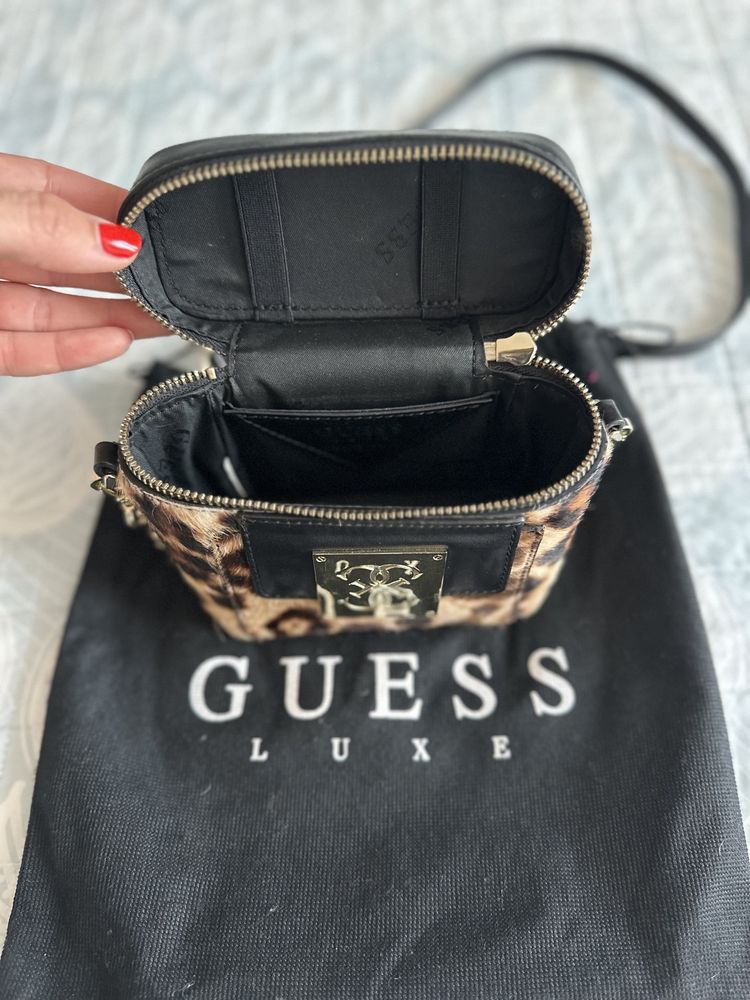 Дамска чанта GUESS Luxe