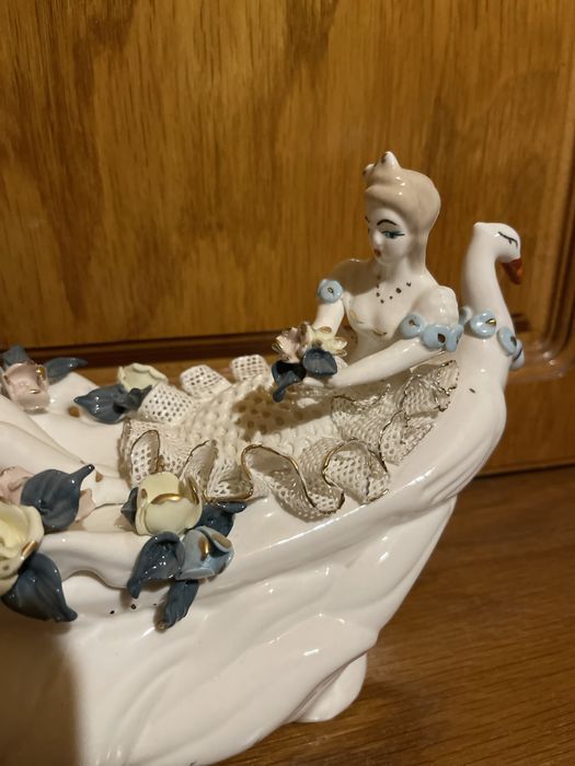 Bibelou deosebit. Domn si doamna in lebada