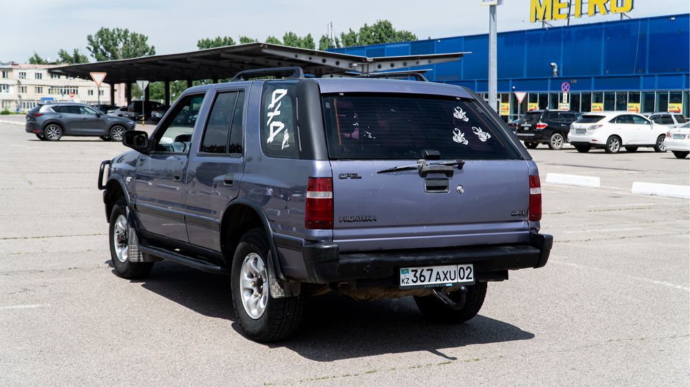 Opel Frontera (2.4 1993)