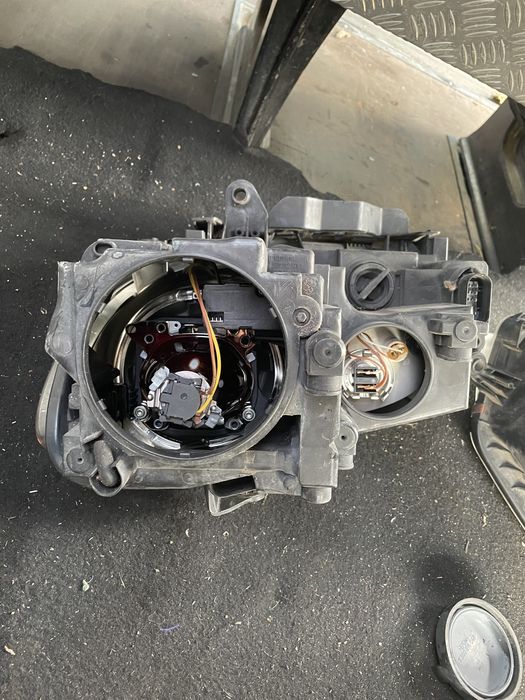 Оригинални фарове за vw тоуран цената е за 1- брой