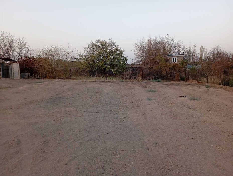 Dacha Sotiladi 6 sotix 6000$