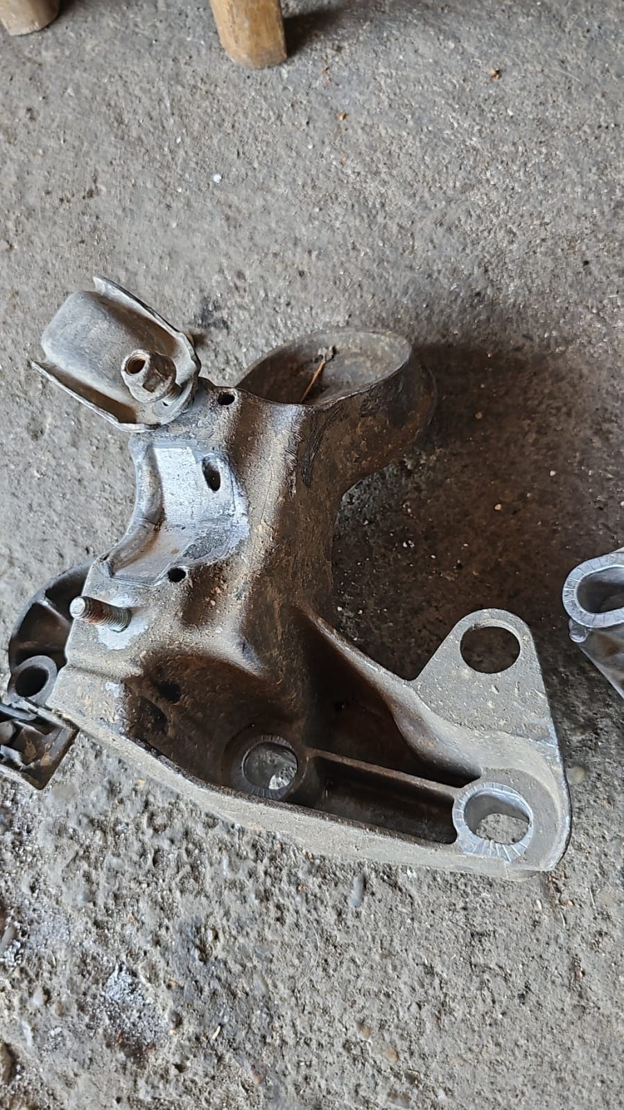 Suport bara stabilizatoare stanga dreapta  Audi A4 (2001-2004) [8E2, B