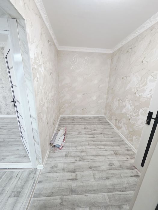 Паворот Квартира Сотилади