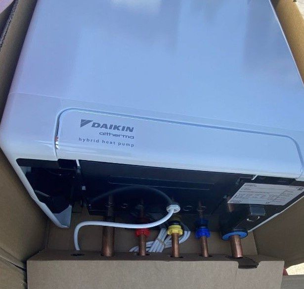 Centrala termica hibrid Daikin model Altherma