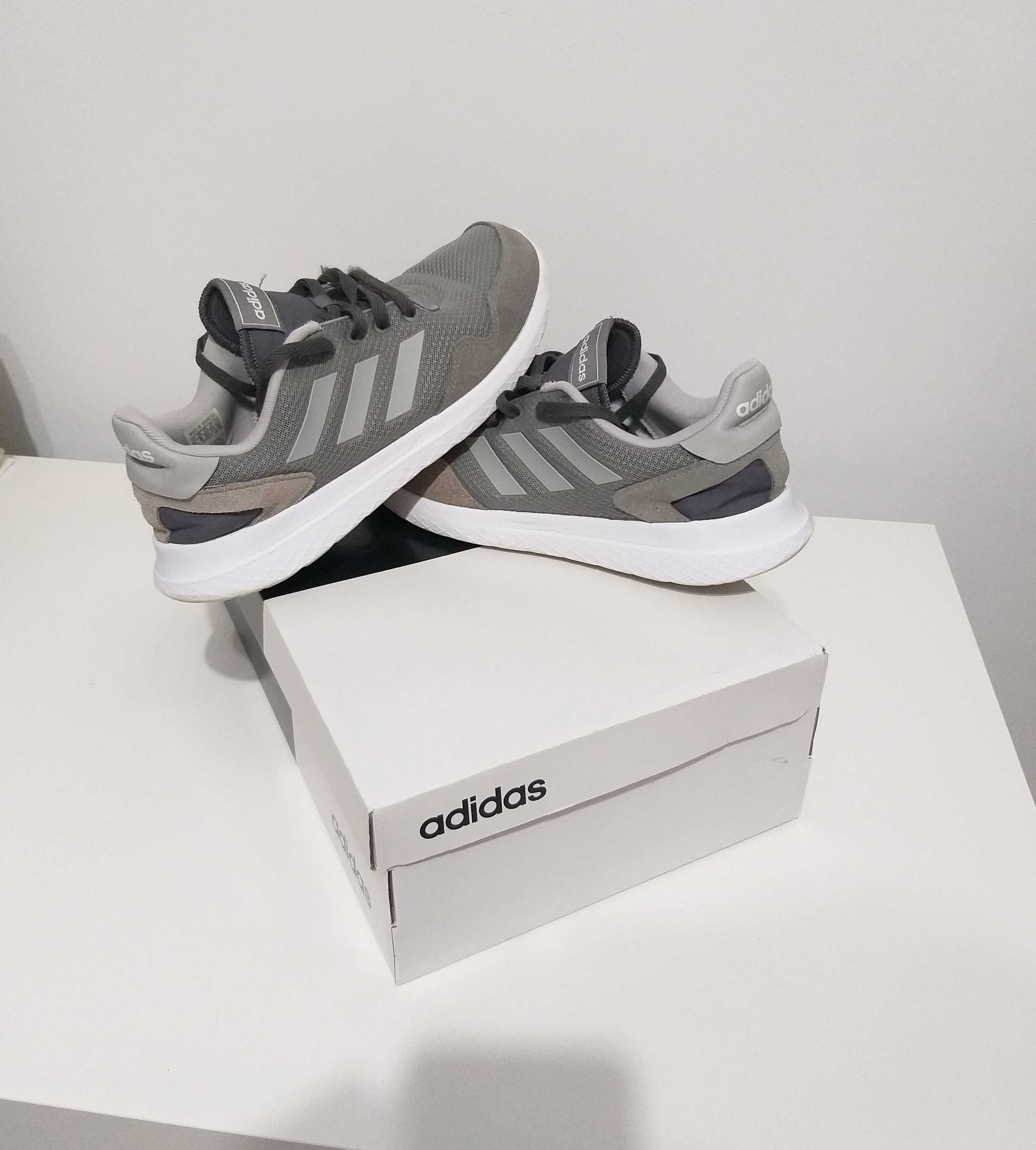 Adidasi ADIDAS Originali nr 43-44 de calitate din piele+panza