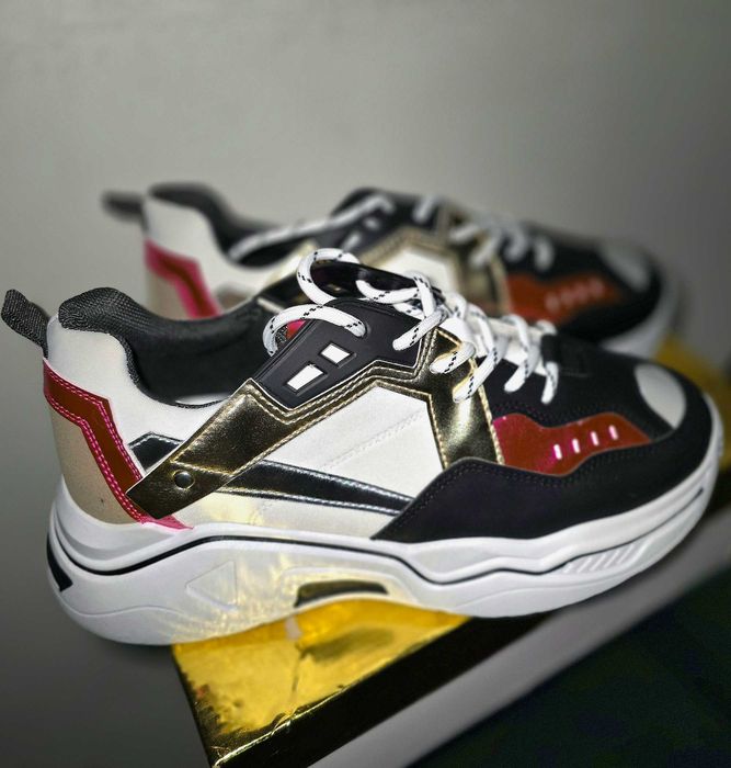 Pantofi cu platformă