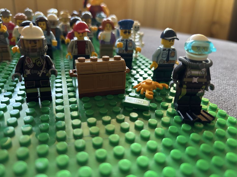 Omuleți lego diferite modele